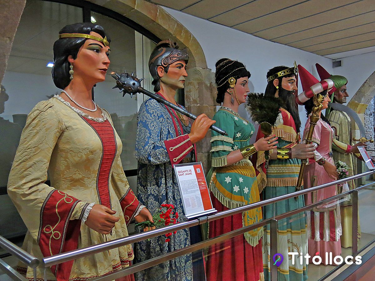 La Casa dels Entremesos, Barri Gòtic, Gegants, bestiari i capgrossos a Ciutat Vella