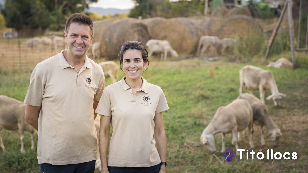 L'Anna i en Salvi, la tercera generació ramadera de Mas Casas Cruïlles