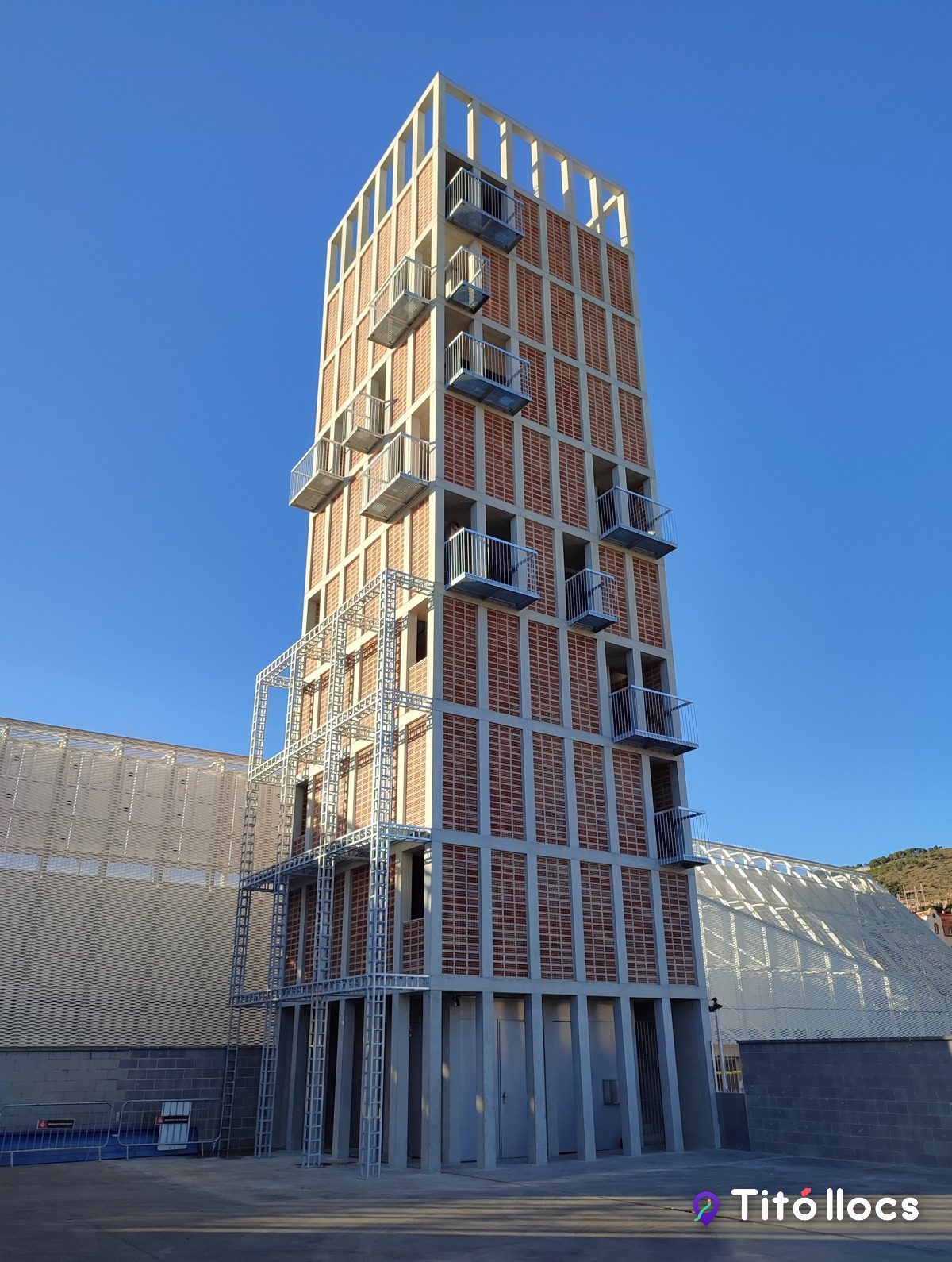 La torre de pràctiques del parc de bombers de la Vall d'Hebron