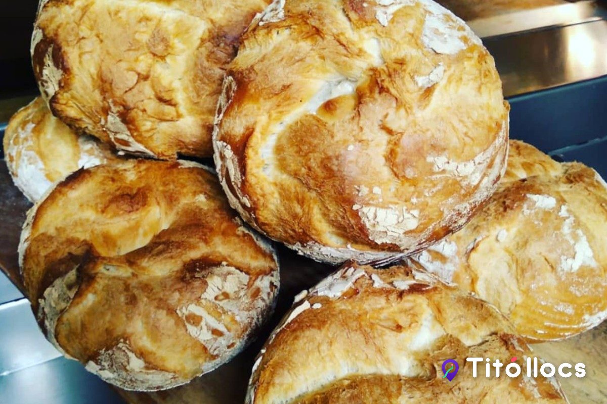 Farellàs, el pa rodó del dissabte de L'Espiga d'Or, acabat de sortir del forn