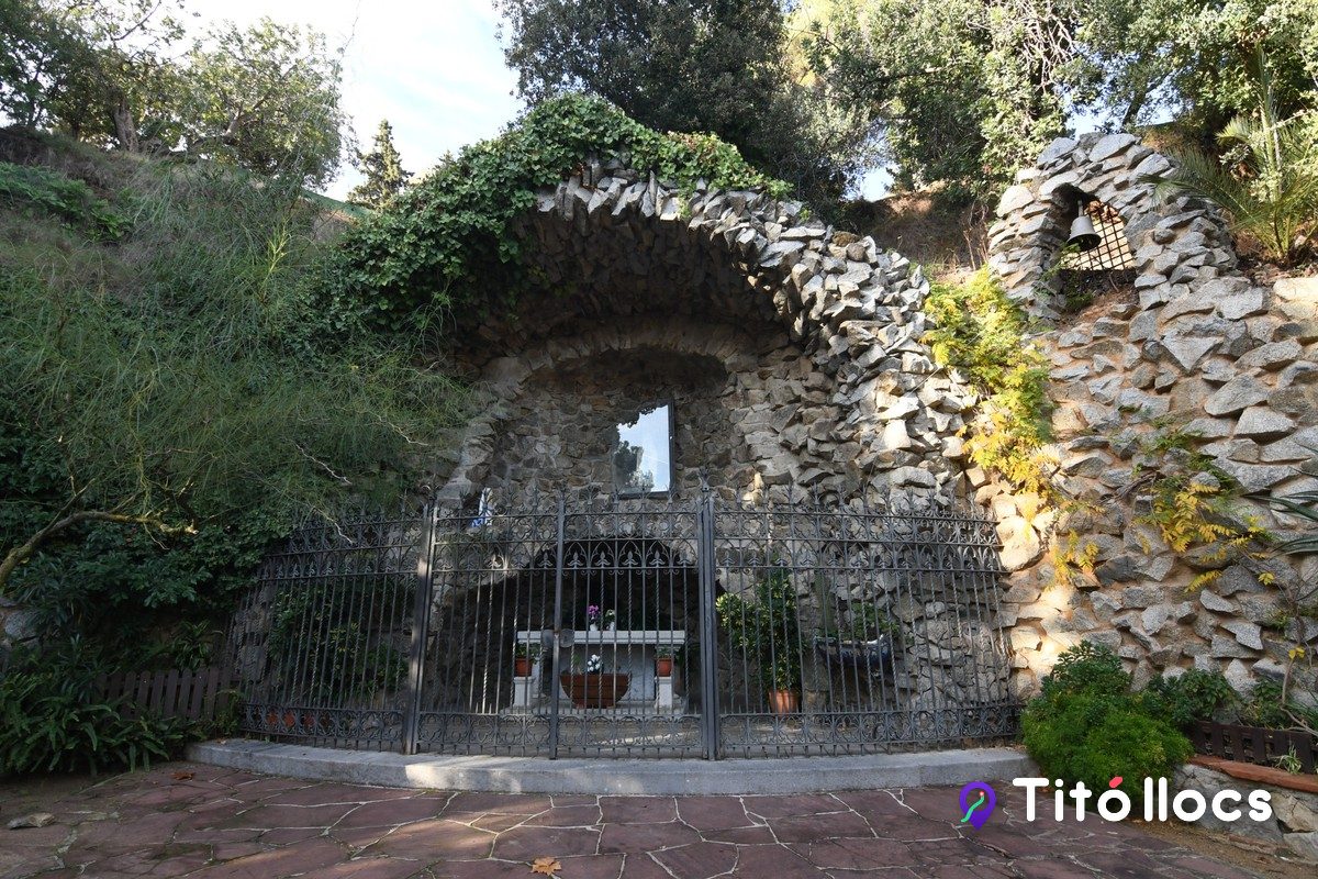 Parc de Lourdes, Arenys de Mar, El parc de la cova de Lourdes i l'aplec sardanista
