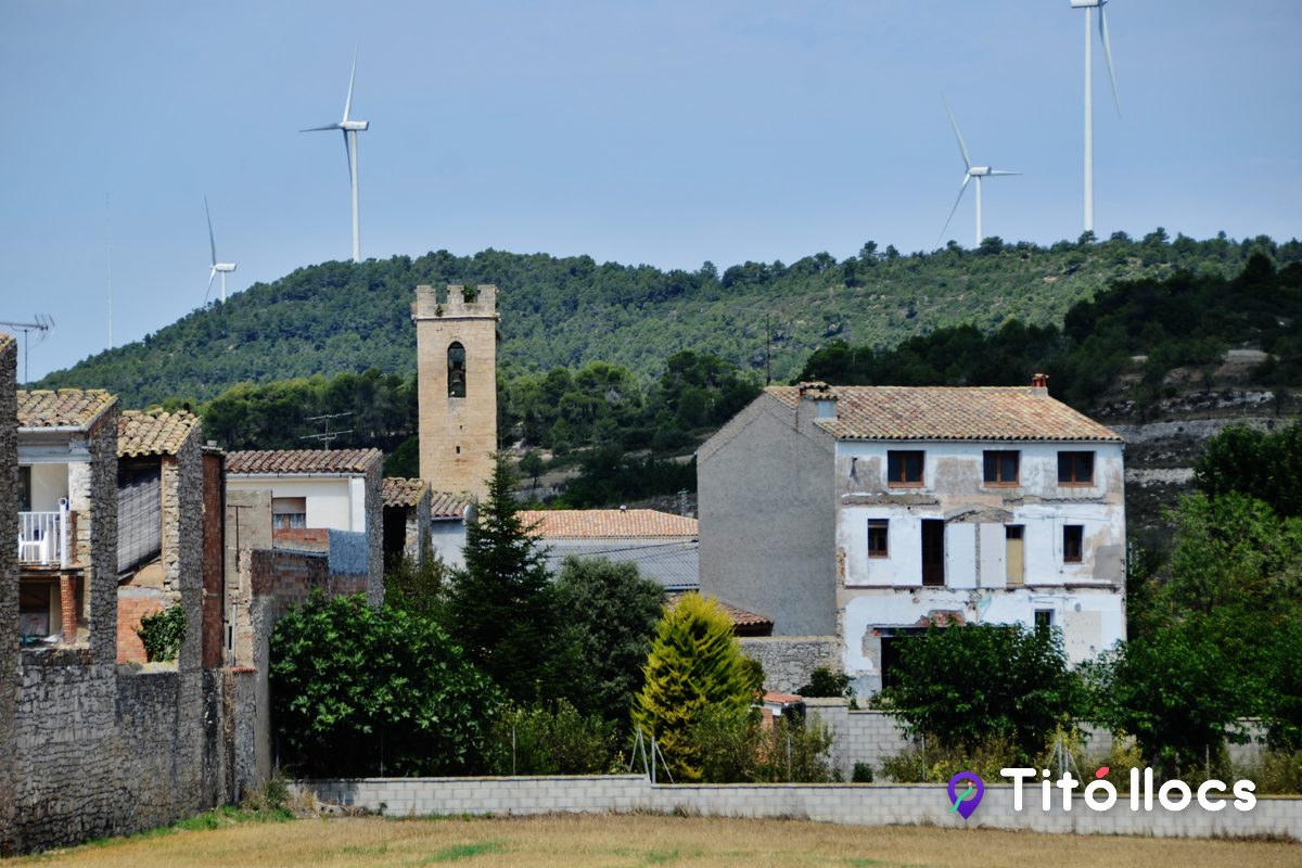Campanar de l'església de Santa Maria de Conesa, que feia de torre defensiva