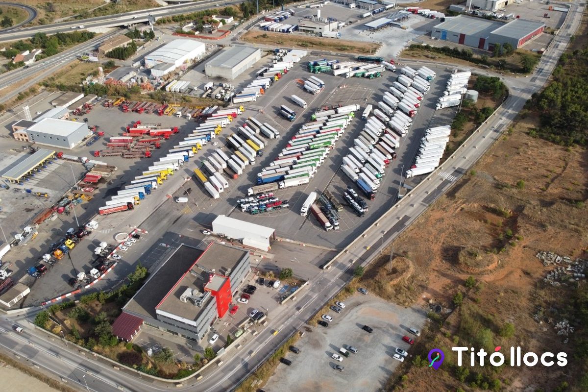 Nection by Padrosa, Llers, Pàrquing de camions segur a Llers, a un minut de l'AP-7
