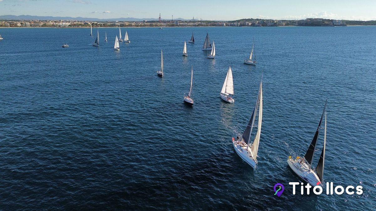 Club Nàutic de Salou, Port esportiu amb escola de vela i passeig lliure a Salou